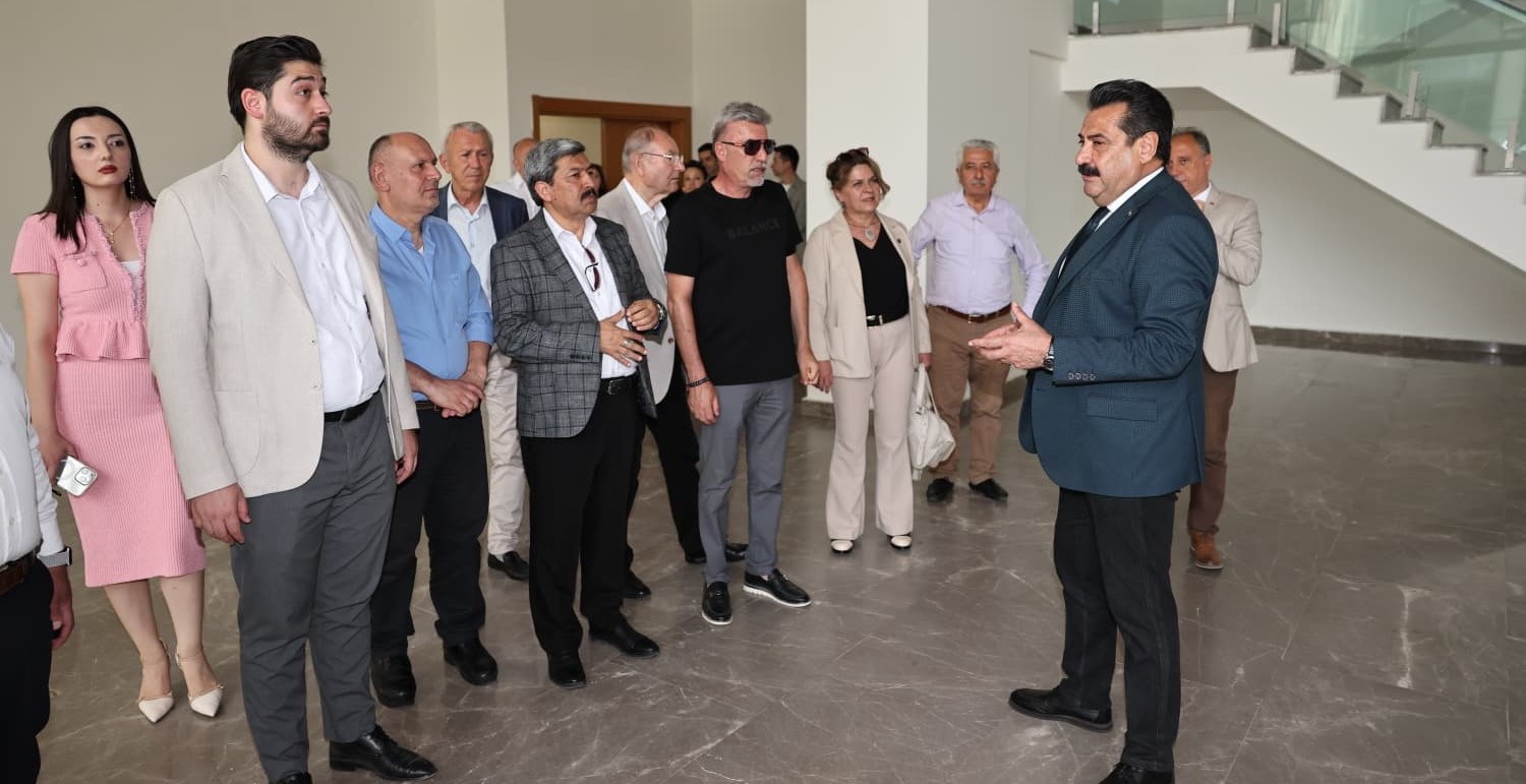 BAŞKAN ERTEMUR MECLİS ÜYELERİYLE BİRLİKTE BAĞBAŞI GENÇLİK MERKEZİ’Nİ İNCELEDİ
