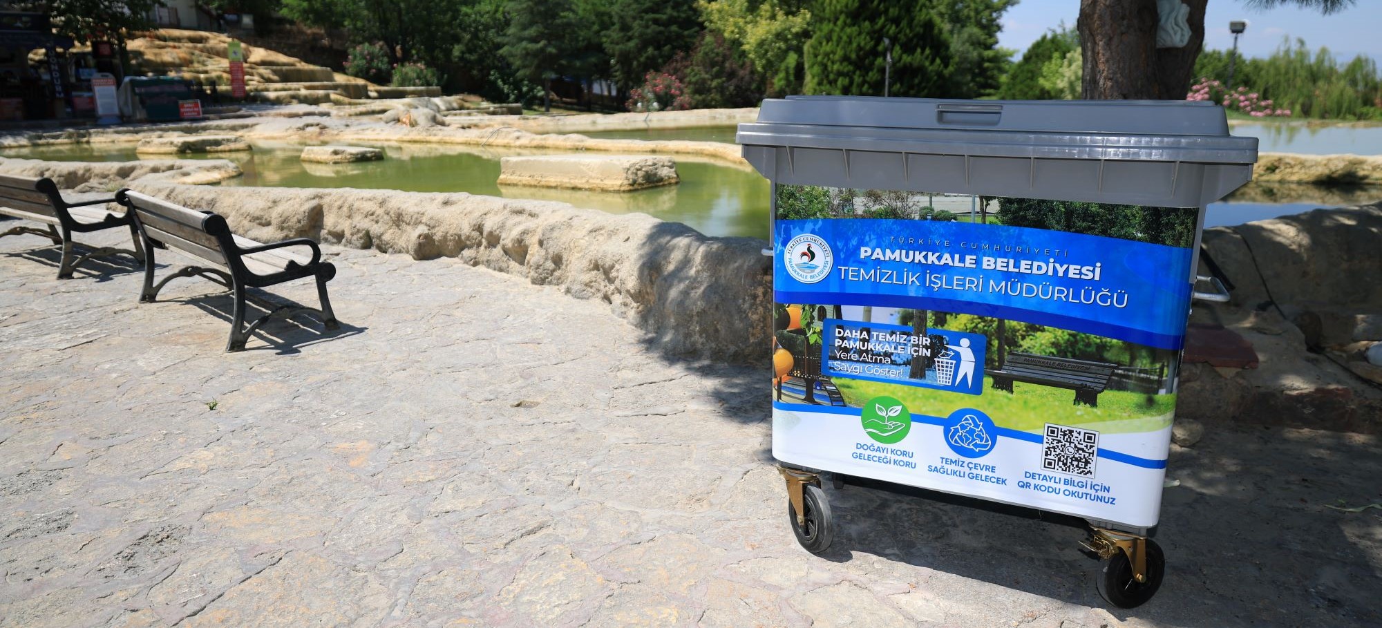 PAMUKKALE’DE ÇÖP KONTEYNERLERİ SANATA DÖNÜŞTÜ