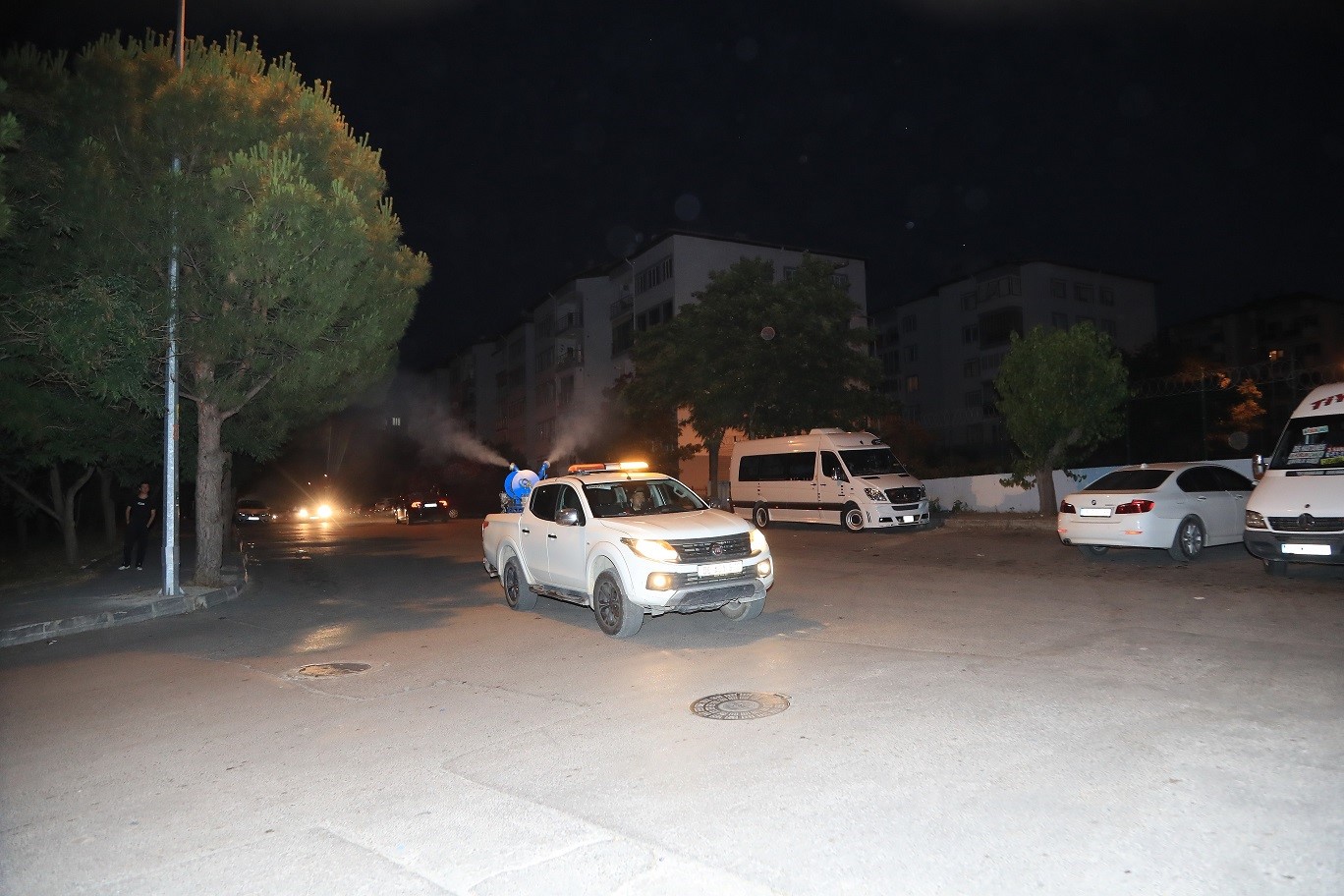 PAMUKKALE’DE 61 MAHALLEDE GECE İLAÇLAMALARI BAŞLADI