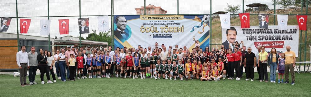 PAMUKKALE’DE 19 MAYIS COŞKUSU MİNİ VOLEYBOL ŞENLİĞİ İLE TAÇLANDI